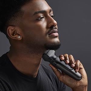 Remington ONE Shave & Groom - Maquinilla de afeitar eléctrica multiherramienta para hombres, afeitadora de aluminio con 4 accesorios de tamaño completo y 5 peines ajustables para barba, cara y cuerpo