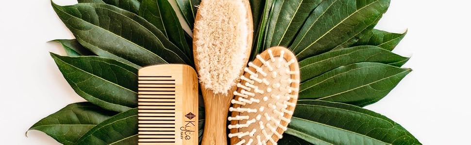 Kyte BABY Juego de cepillos de bambú de 3 piezas, 1 cepillo de pelo de cabra, 1 cepillo de cerdas de madera y 1 peine de bambú