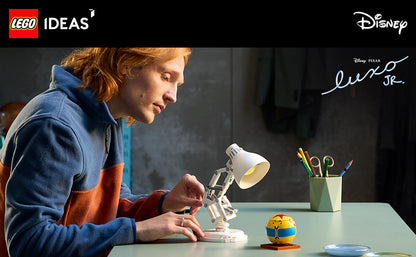 LEGO Ideas Disney Pixar Luxo Jr. - Juego de decoración de habitación y construcción para adultos - Decoración de oficina y escritorio para mujeres y hombres a partir de 18 años - Kit de bricolaje de
