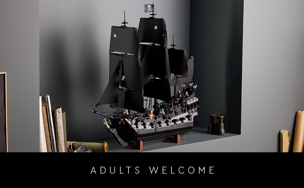 LEGO Icons 10365 - Juego de construcción de barco pirata del capitán Jack Sparrow para adultos, mayores de 18 años, decoración de habitación para oficina, dormitorio o estante, barco coleccionable de