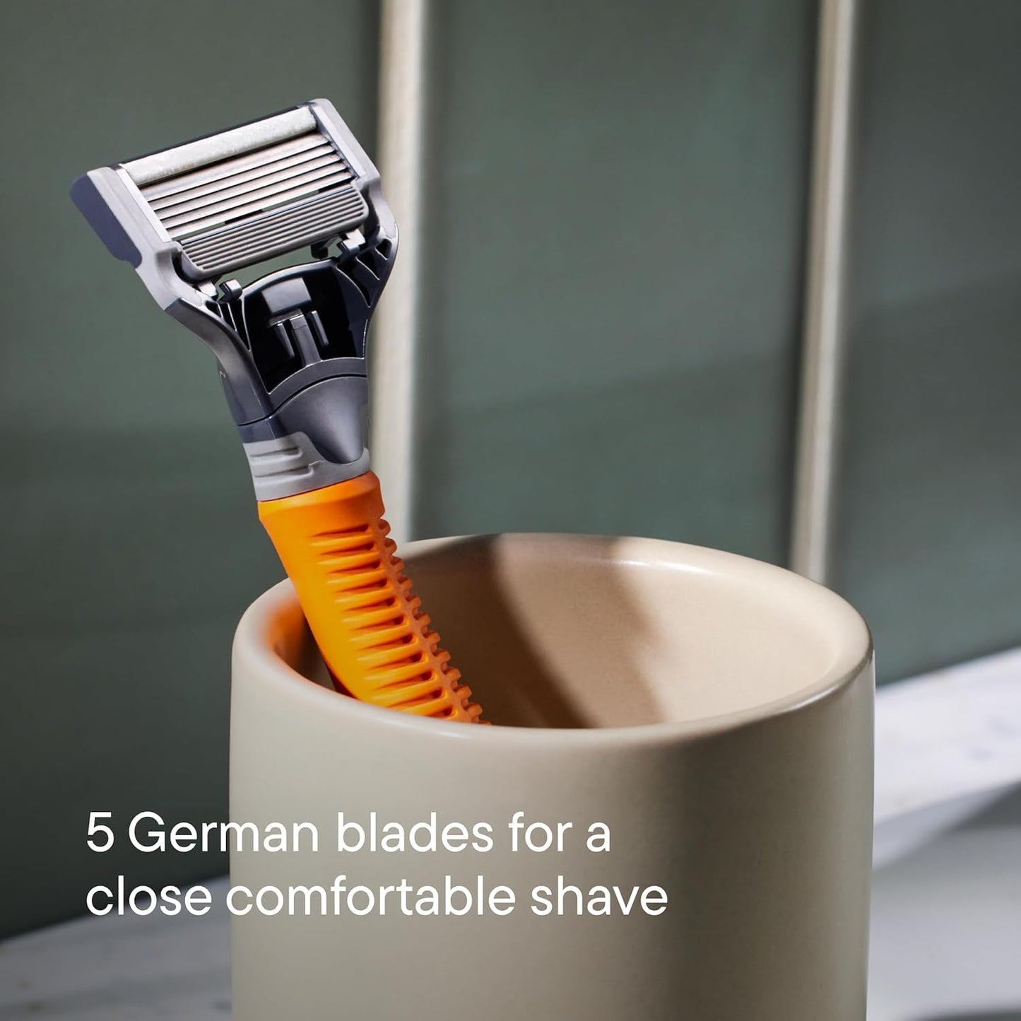 Kit de Afeitado Original Harry's para Hombres - Mango de Navaja, 15 Repuestos de Cuchillas de Afeitar, y Cubierta de Cuchilla de Viaje - Ingeniería Alemana - Naranja