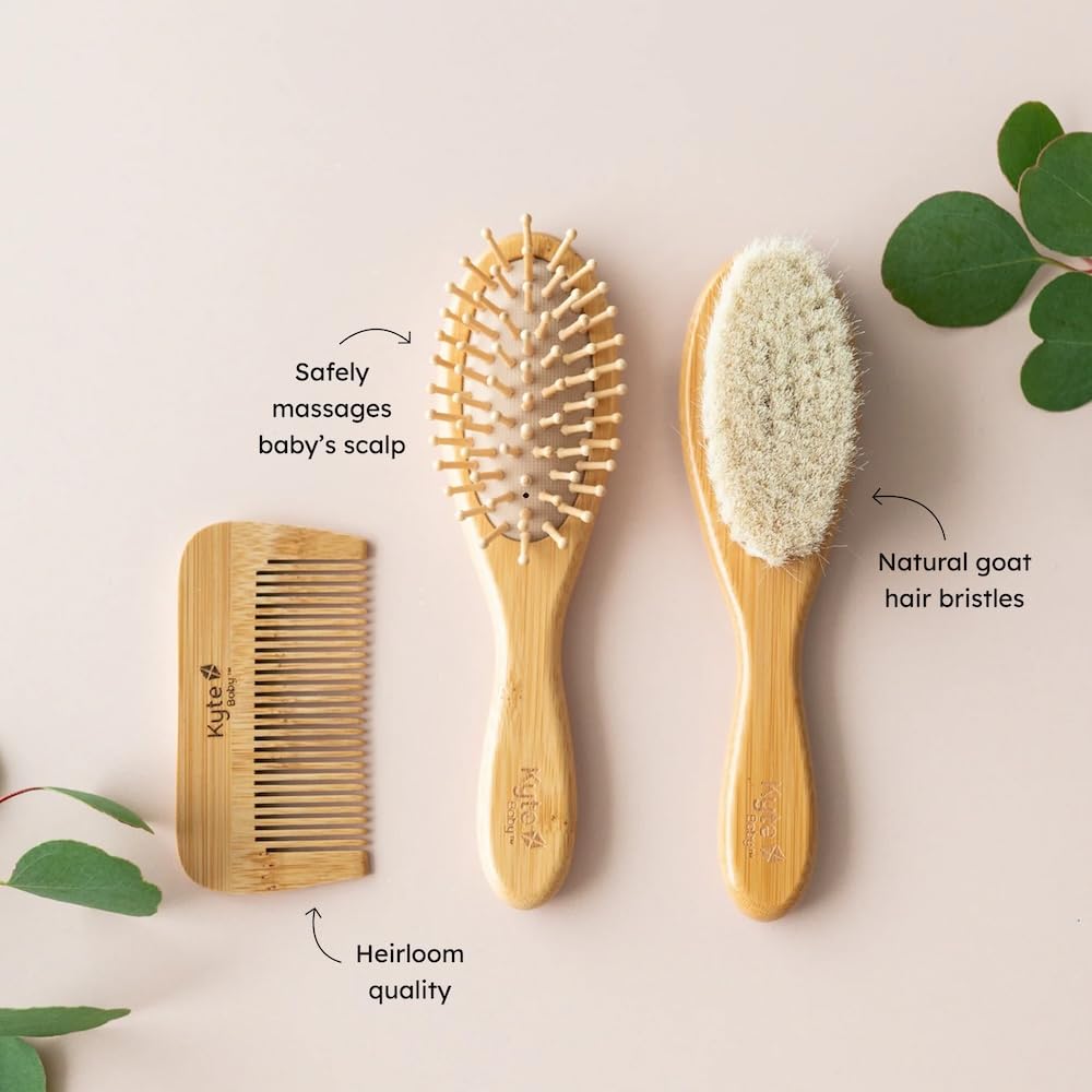 Kyte BABY Juego de cepillos de bambú de 3 piezas, 1 cepillo de pelo de cabra, 1 cepillo de cerdas de madera y 1 peine de bambú