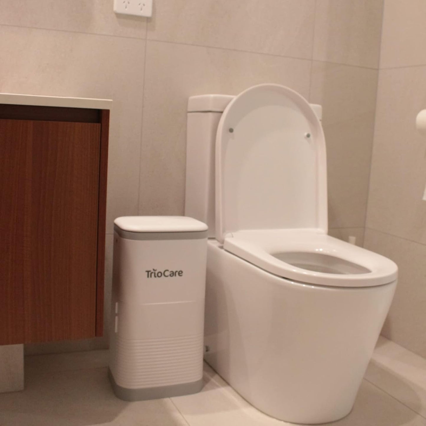 TrioCare Cubo de pañales con control de bloqueo de olor, color blan...