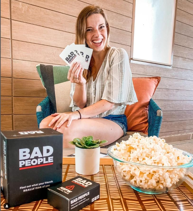 Juego de fiesta BAD PEOPLE + Set After Dark – Divertido juego de cartas para adultos para amigos y noche de juegos | Divertido juego de mesa para conversaciones y rompehielos para fiestas, prejuegos