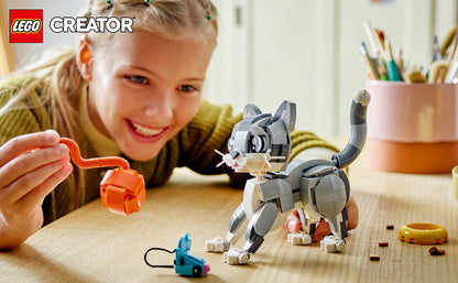 LEGO Creator 3 en 1 Juguete de Gato Juguetón - Juguete de Construcción con 3 Opciones de Construcción, Gato, Perro o Paloma - Regalo de Cumpleaños para Niños - Figuras de Animales para Niños, Niñas y