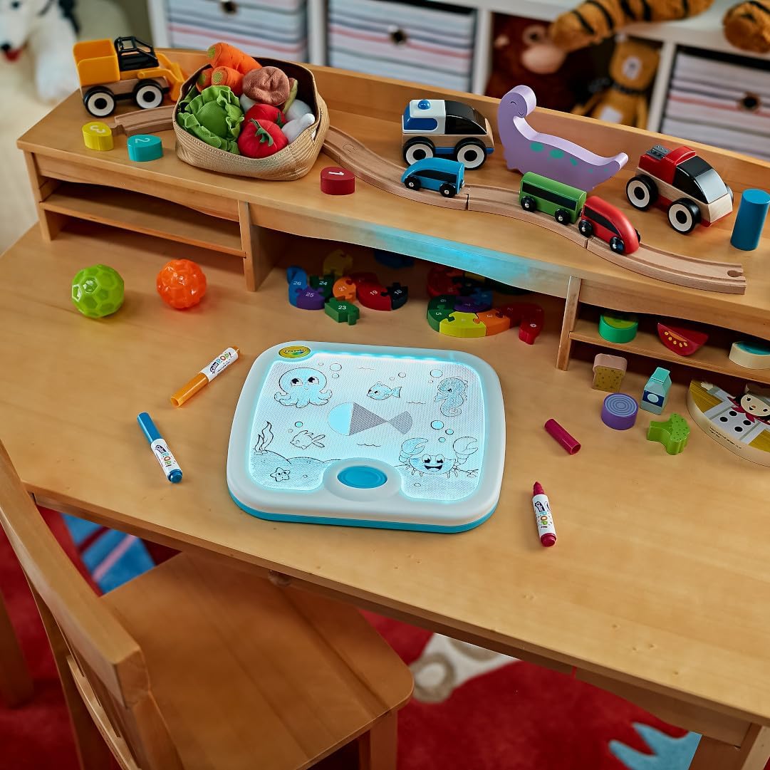 Crayola Tablero de actividades iluminado, juguete sensorial para niños pequeños y niños, caja de luz, tablero para colorear iluminado, juguete educativo, regalo para niños pequeños, a partir de 1 año