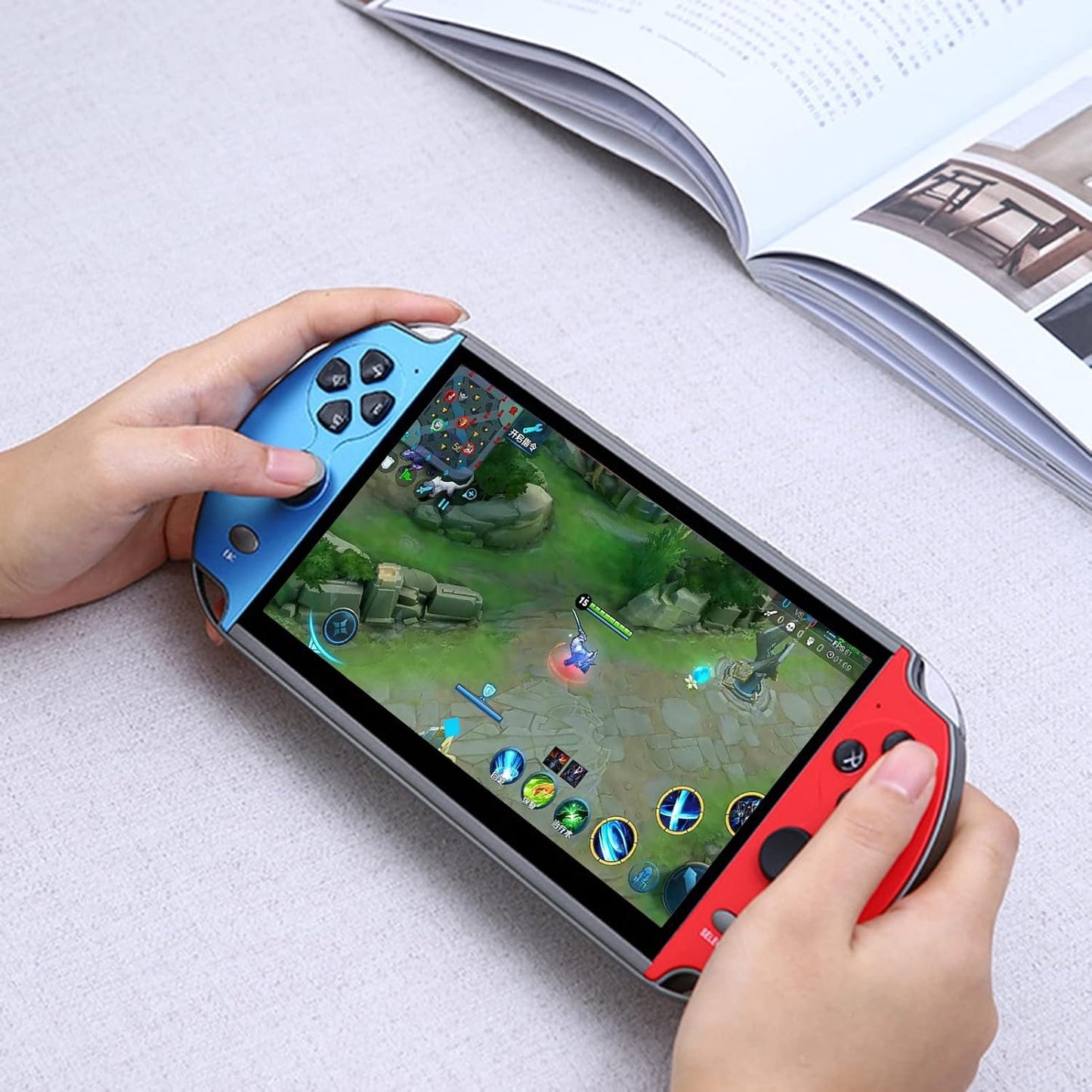 X12 Plus - Consola de videojuegos portátil de 7 pulgadas, MP5 portátil, 1000 juegos integrados, memoria de 16 GB, consola nostálgica de juegos arcade con joystick, compatible con