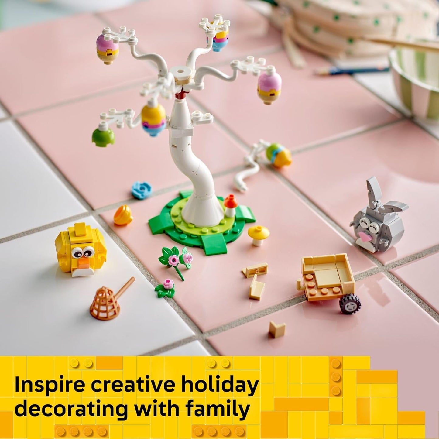 LEGO Juguete de construcción de caza de huevos de conejo de Pascua y pollito para niñas y niños, juego de simulación de primavera para niños a partir de 8 años, relleno de canasta o idea de regalo