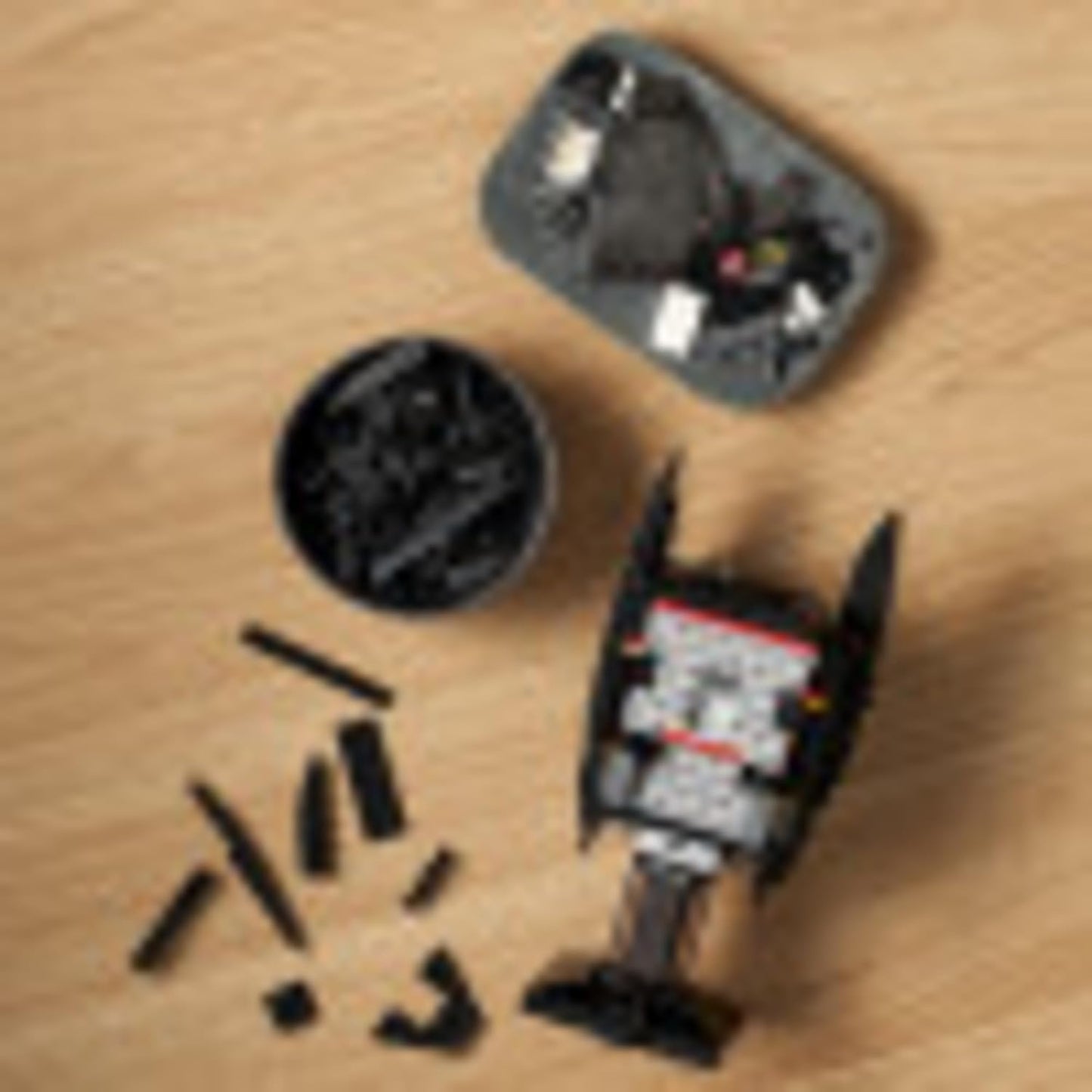 Lego DC Batman: Batman Cowl 76182 Kit de construcción coleccionable de capó modelo Batman (410 piezas)