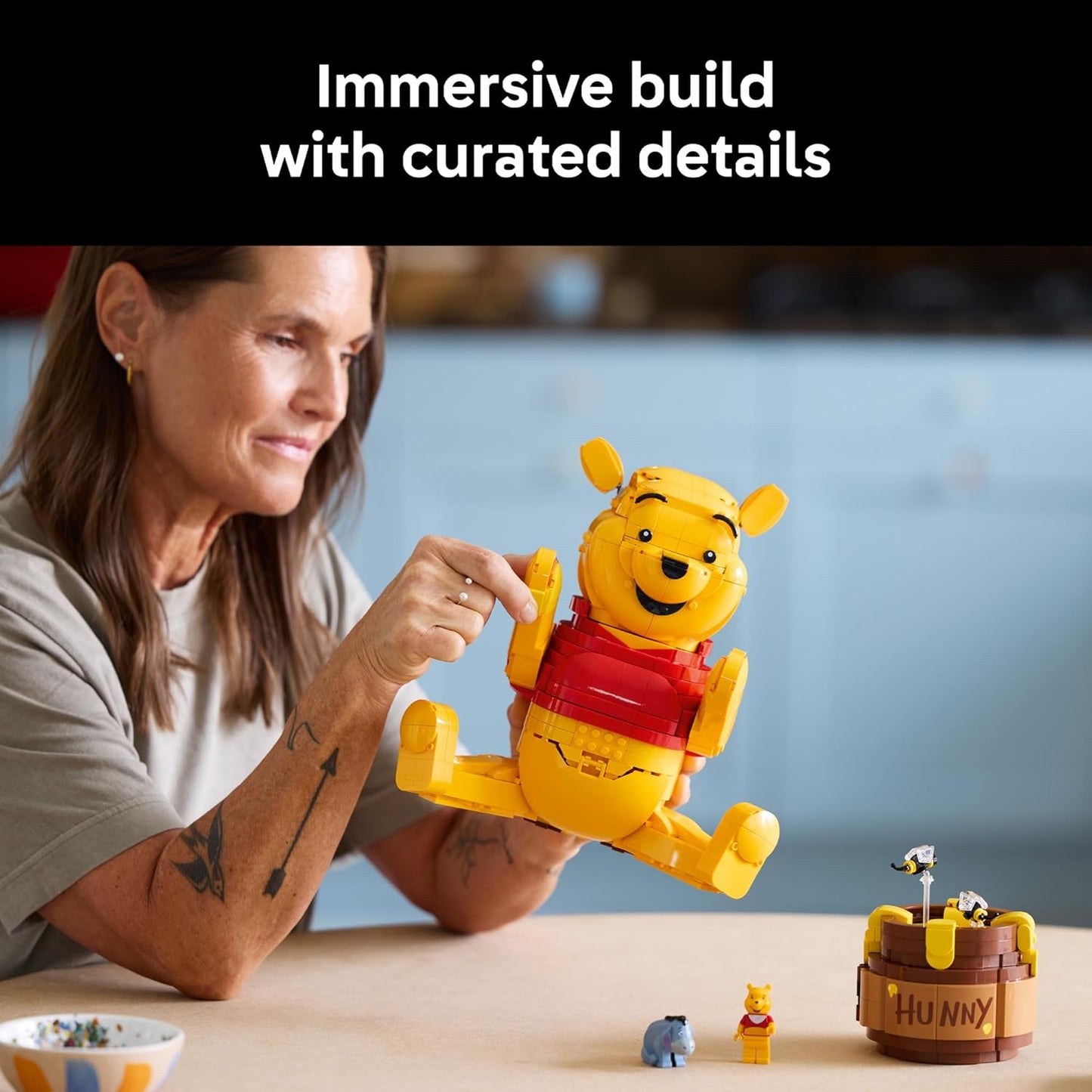LEGO Disney Winnie The Pooh Juego de construcción – Decoración para el hogar, la oficina o estante de libros para fanáticos adultos, mayores de 18 años – con figura Eeyore – Regalo coleccionable de