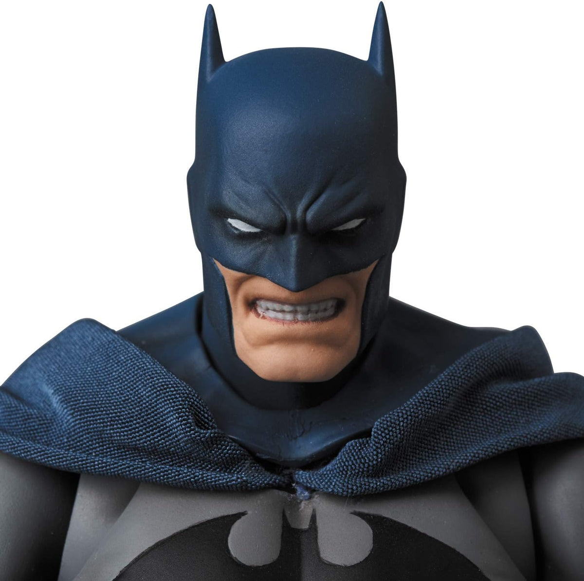 DC Comics: Batman Hush Mafex figura de acción | Más de 20 puntos de...