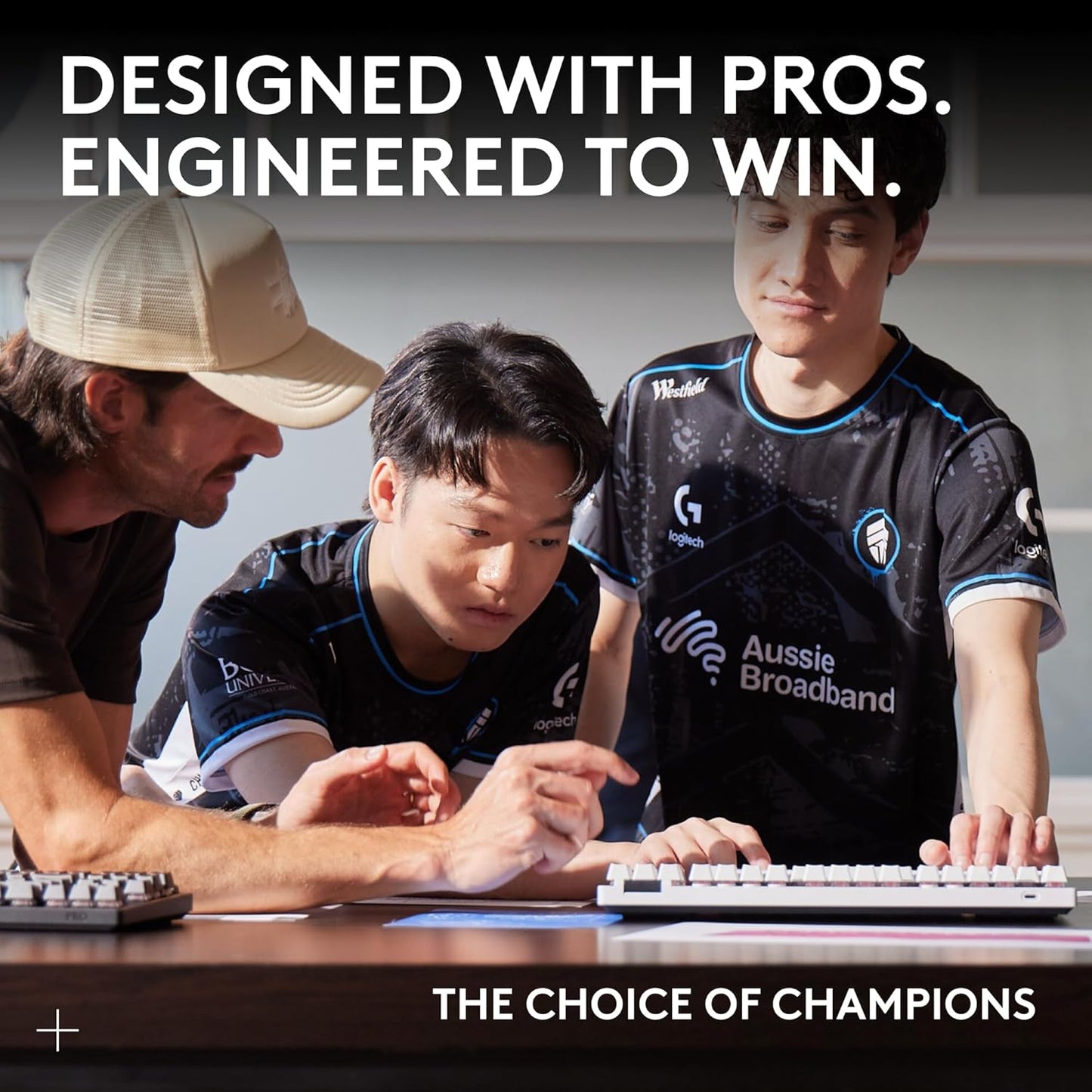 Logitech G PRO X Superlight 2 Ratón inalámbrico para juegos, 60g Pro-Grade con 5 botones programables, sensor 44k DPI, tasa de reporte de 8kHz, carga USB-C para PC/Mac - Negro