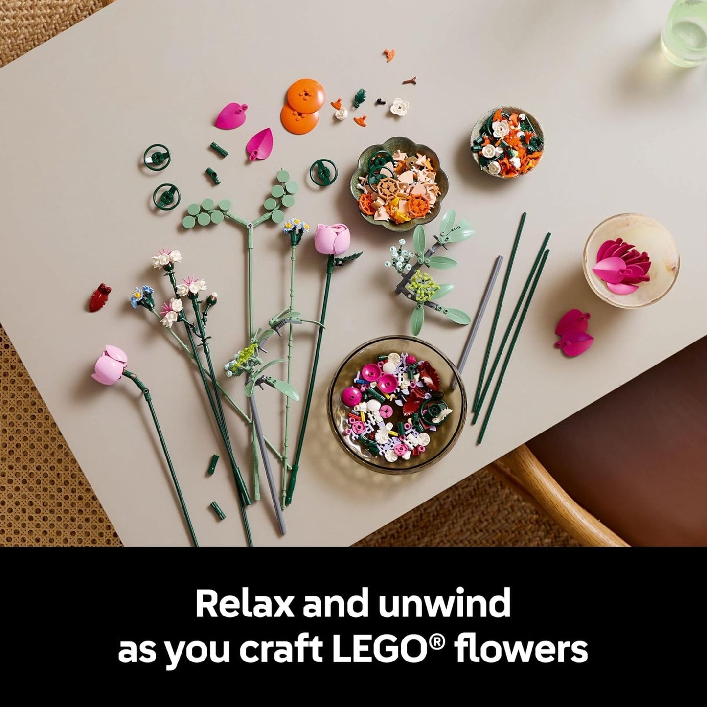 LEGO Botanicals Juego de Construcción de Ramo de Flores Rosas Bonitas para Adultos - Regalos para Aniversario para Mujeres y Hombres - Flores Artificiales para Decoración o Exhibición en Mesa - 10342