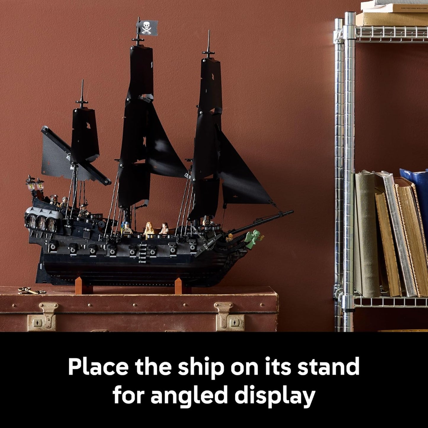 LEGO Icons 10365 - Juego de construcción de barco pirata del capitán Jack Sparrow para adultos, mayores de 18 años, decoración de habitación para oficina, dormitorio o estante, barco coleccionable de