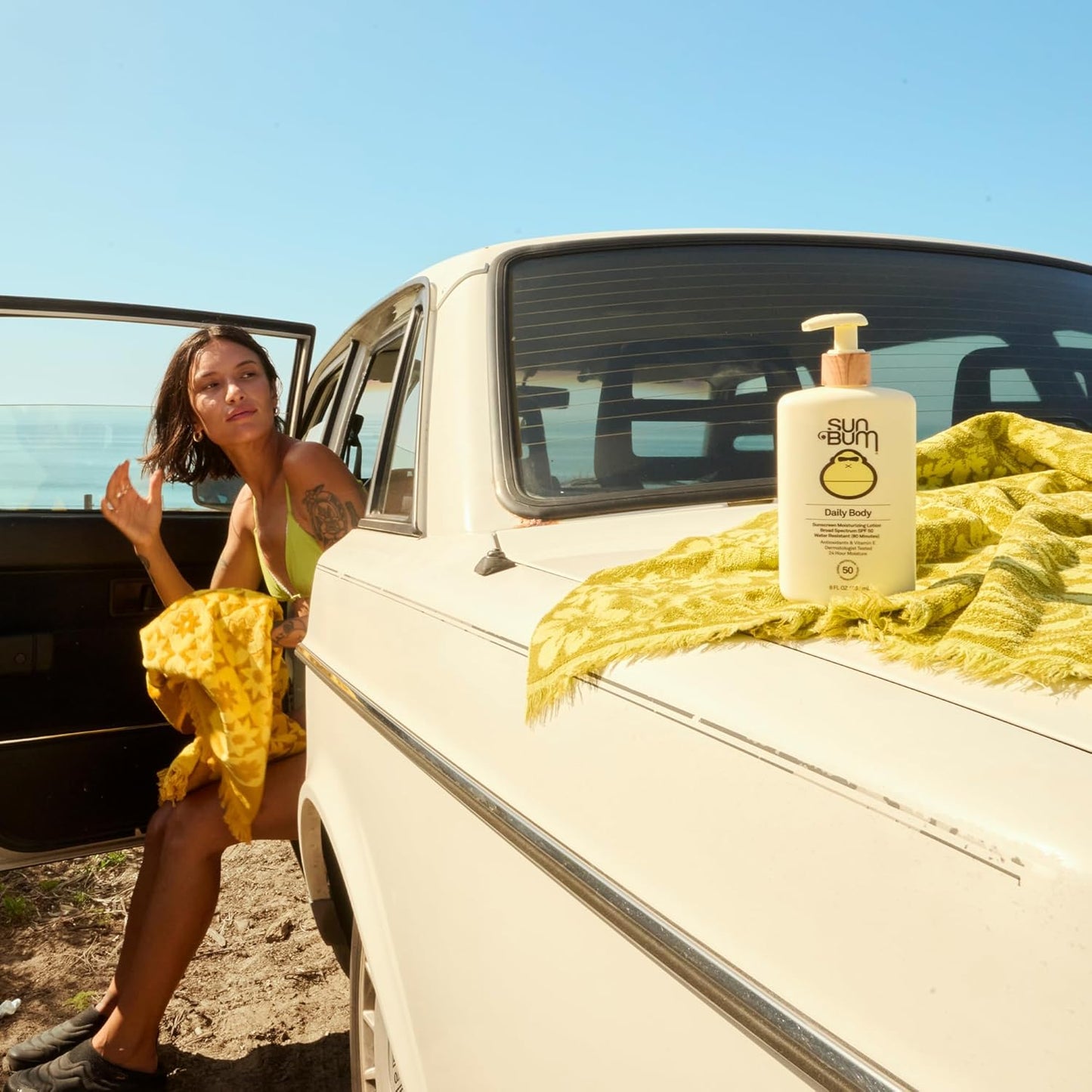 Sun Bum Daily SPF 50 - Loción corporal de protector solar de amplio espectro hidratante con vitamina E - Vegano y conforme con la Ley 104 de Hawái (sin octinoxato ni oxibenzona) - Testado por