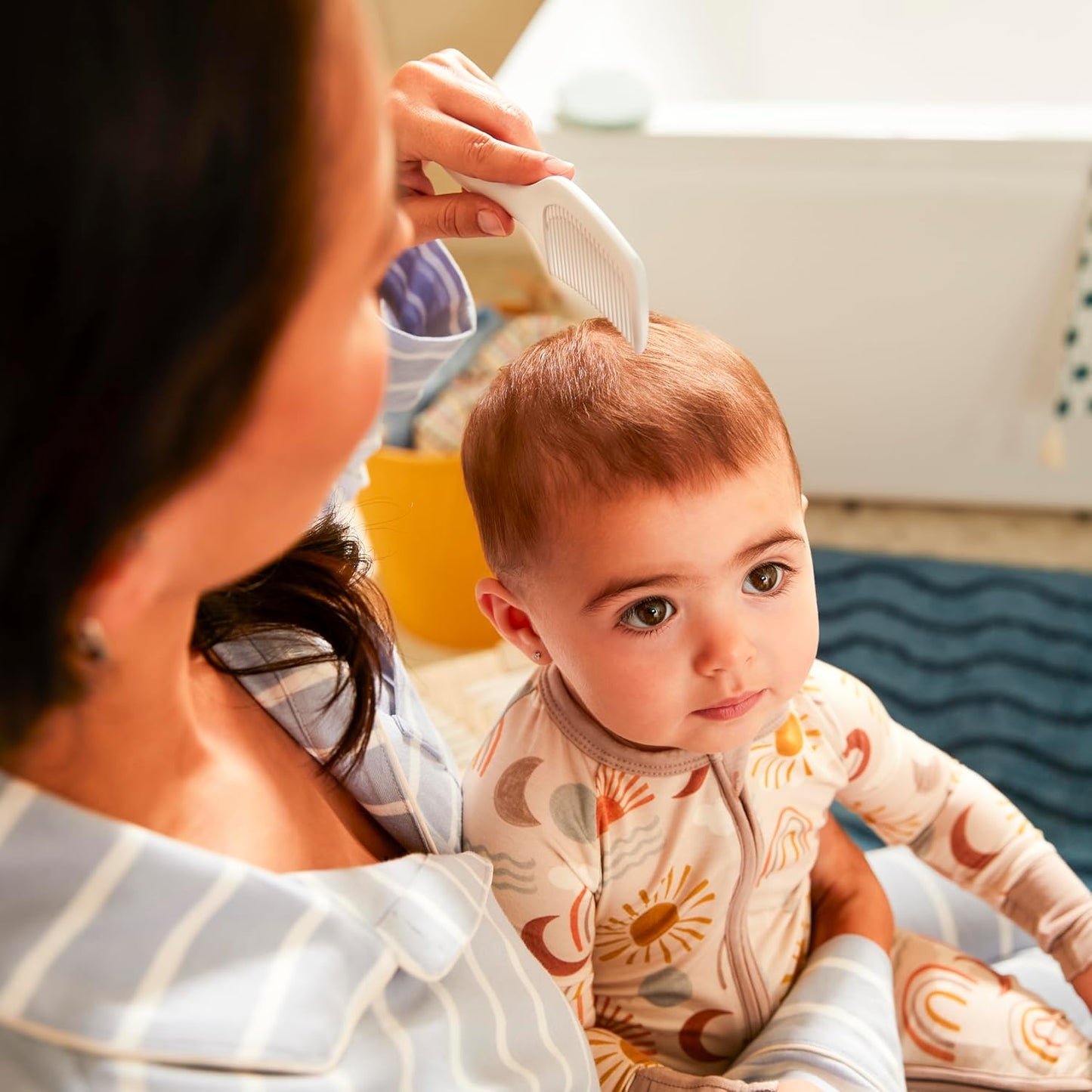 Safety 1st Kit de primer día de spa para bebé, lima de uñas eléctrica, guante de baño suave, cepillo de dientes para niños, cepillo de pelo y peine, juego de aseo infantil