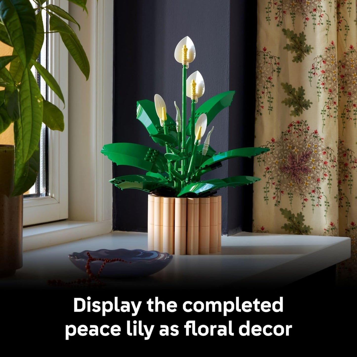 LEGO Botanicals - Juego de construcción de flores de lirio de la paz para adultos, dormitorio, estante de libros y decoración de oficina para mujeres y hombres, a partir de 18 años, regalo para el día