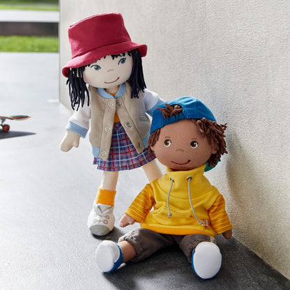 HABA Muñeca Yuki suave de 12 pulgadas con pelo negro, cara bordada,...
