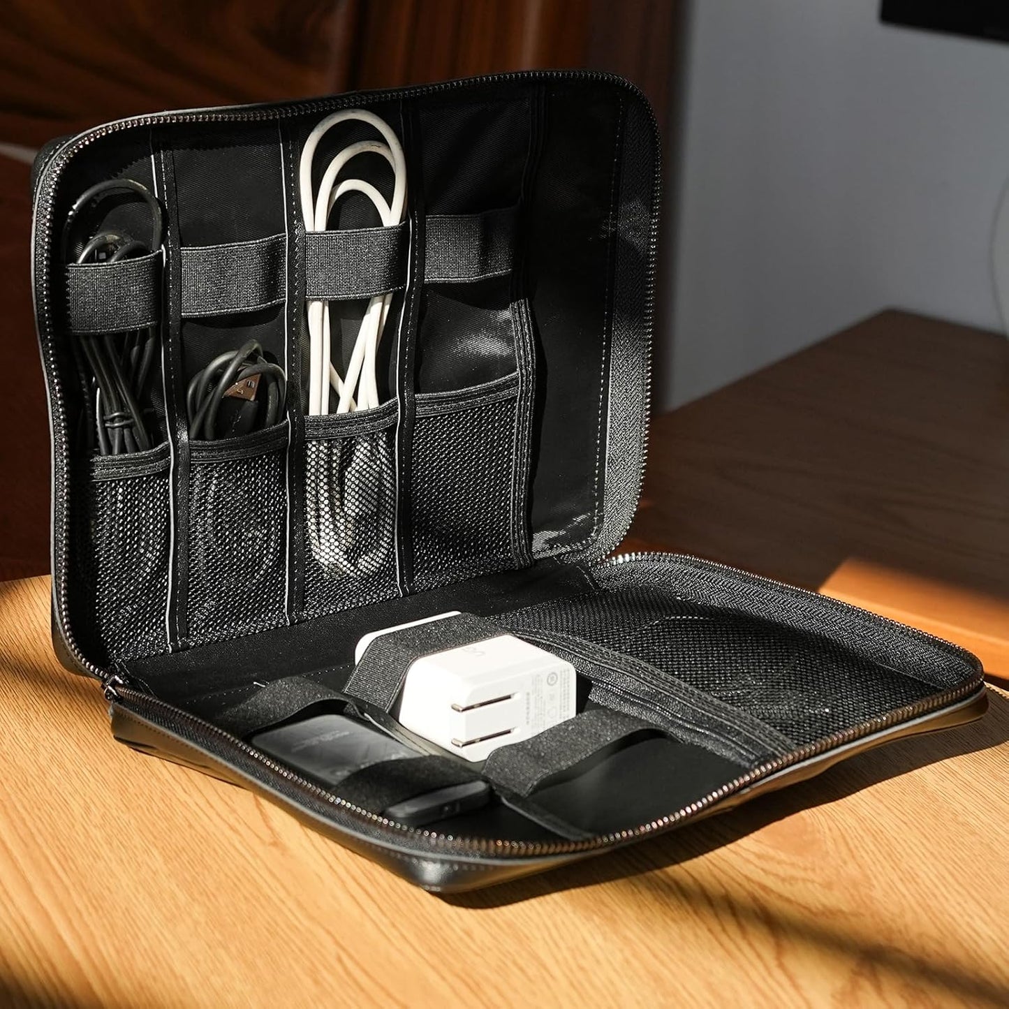 Polare - Organizador de cables de viaje de cuero de grano completo,...