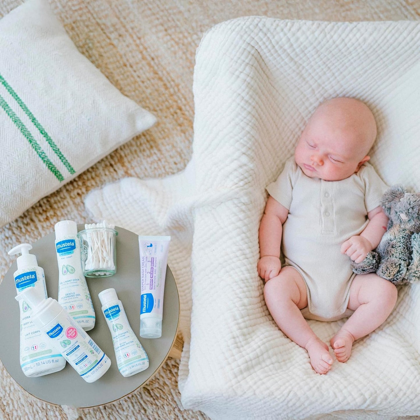 Mustela Set de regalo para recién nacidos, productos esenciales para el cuidado de la piel y el baño para bebés, natural y a base de plantas, juego de 5 artículos