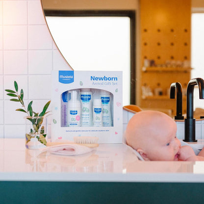 Mustela Set de regalo para recién nacidos, productos esenciales para el cuidado de la piel y el baño para bebés, natural y a base de plantas, juego de 5 artículos