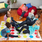 Hasbro Gaming Twister Ultimate: Tapete más grande, más puntos de co...