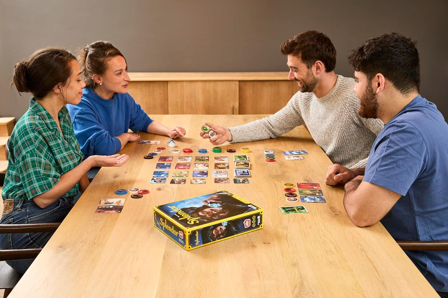 Asmodee Splendor Juego de mesa - ¡Domina el arte de la riqueza y el...
