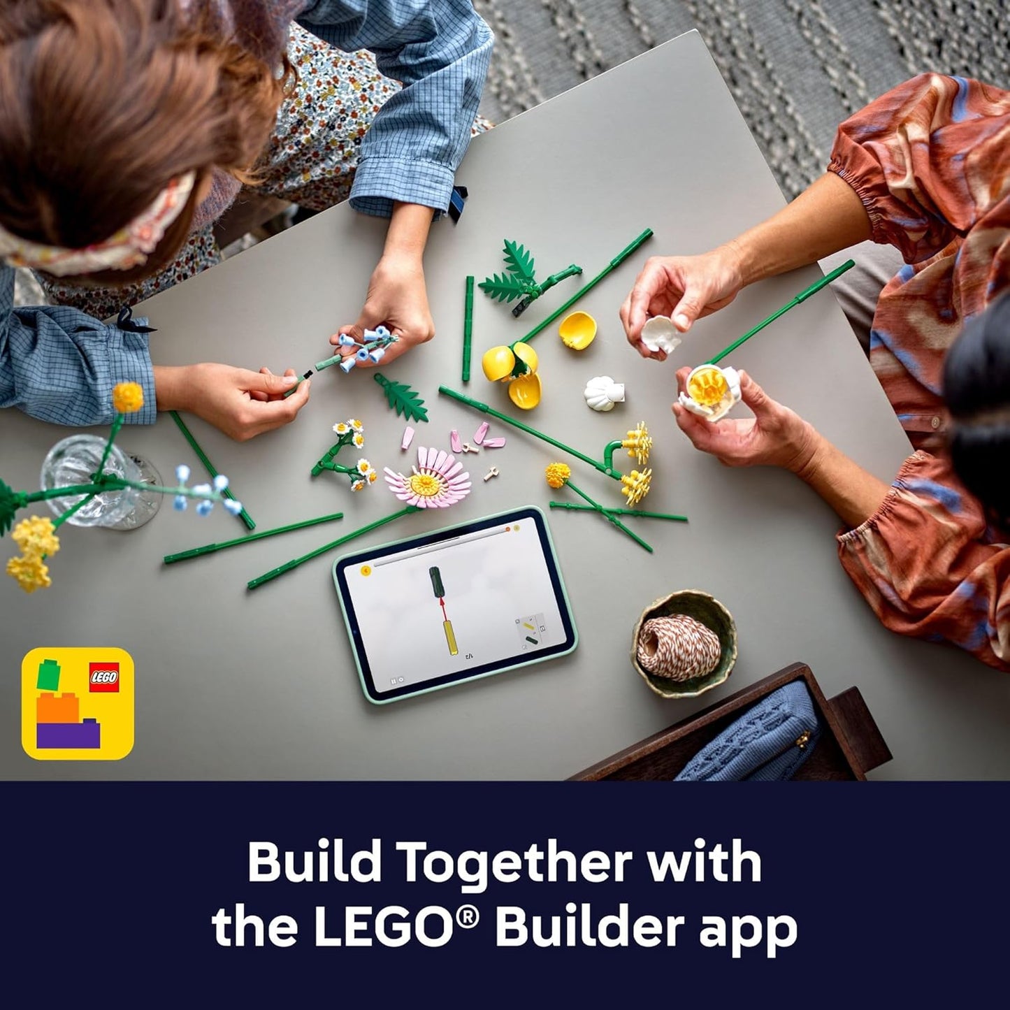 LEGO Botanicals - Juguete de construcción de ramo pequeño soleado – Arreglo floral de bricolaje para niñas y niños, a partir de 9 años, regalo para cumpleaños, dormitorio, escritorio, decoración del