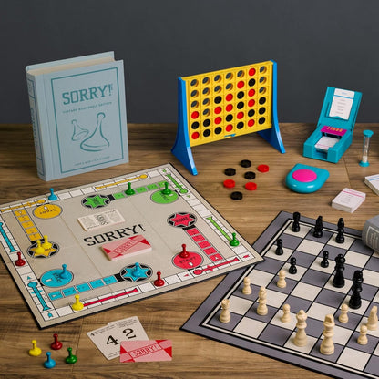 WS Game Company Colección de 15 juegos de mesa vintage para estanterías que incluyen Scrabble, Monopoly, Clue, Yahtzee, Chess, Boggle, Candy Land, Connect Four & Sorry! - Juegos familiares clásicos