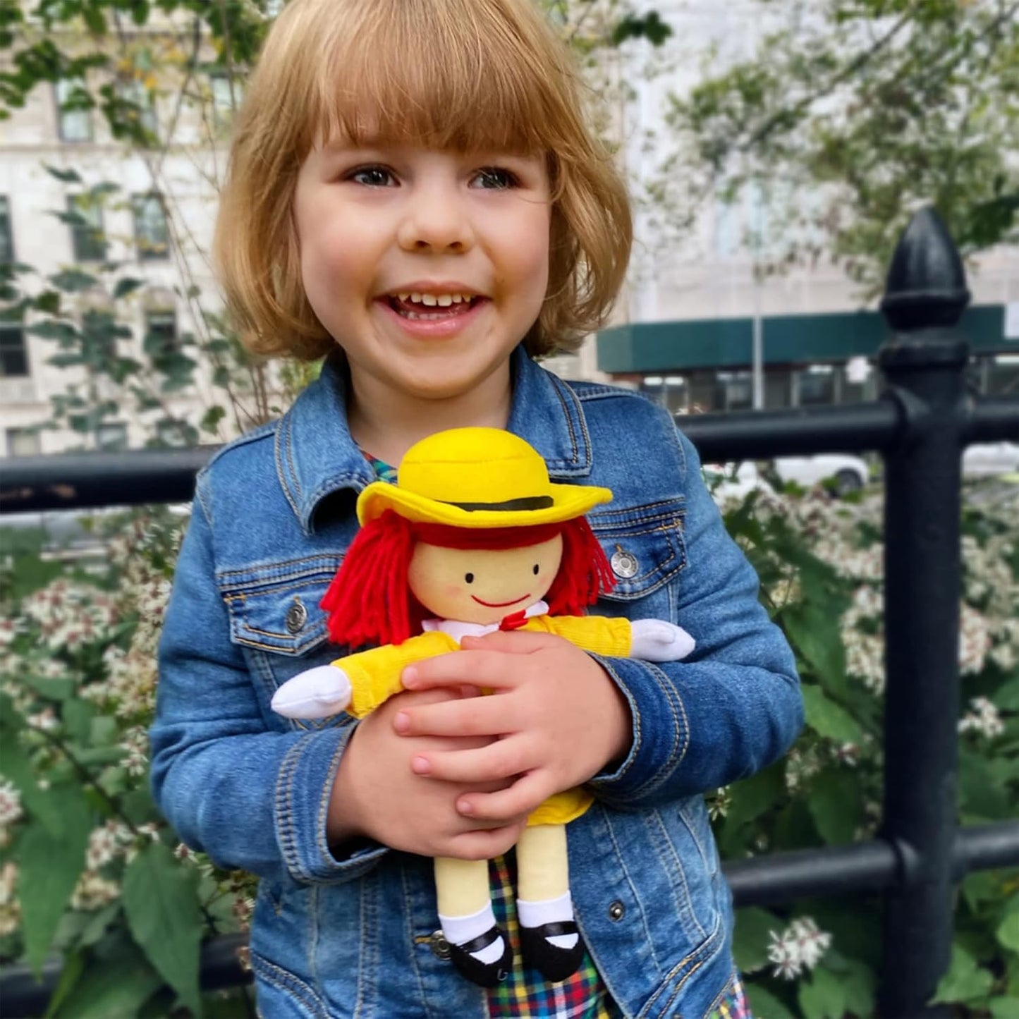 YOTTOY Colección Madeline | Bonjour Madeline Muñeca Suave de 10"...
