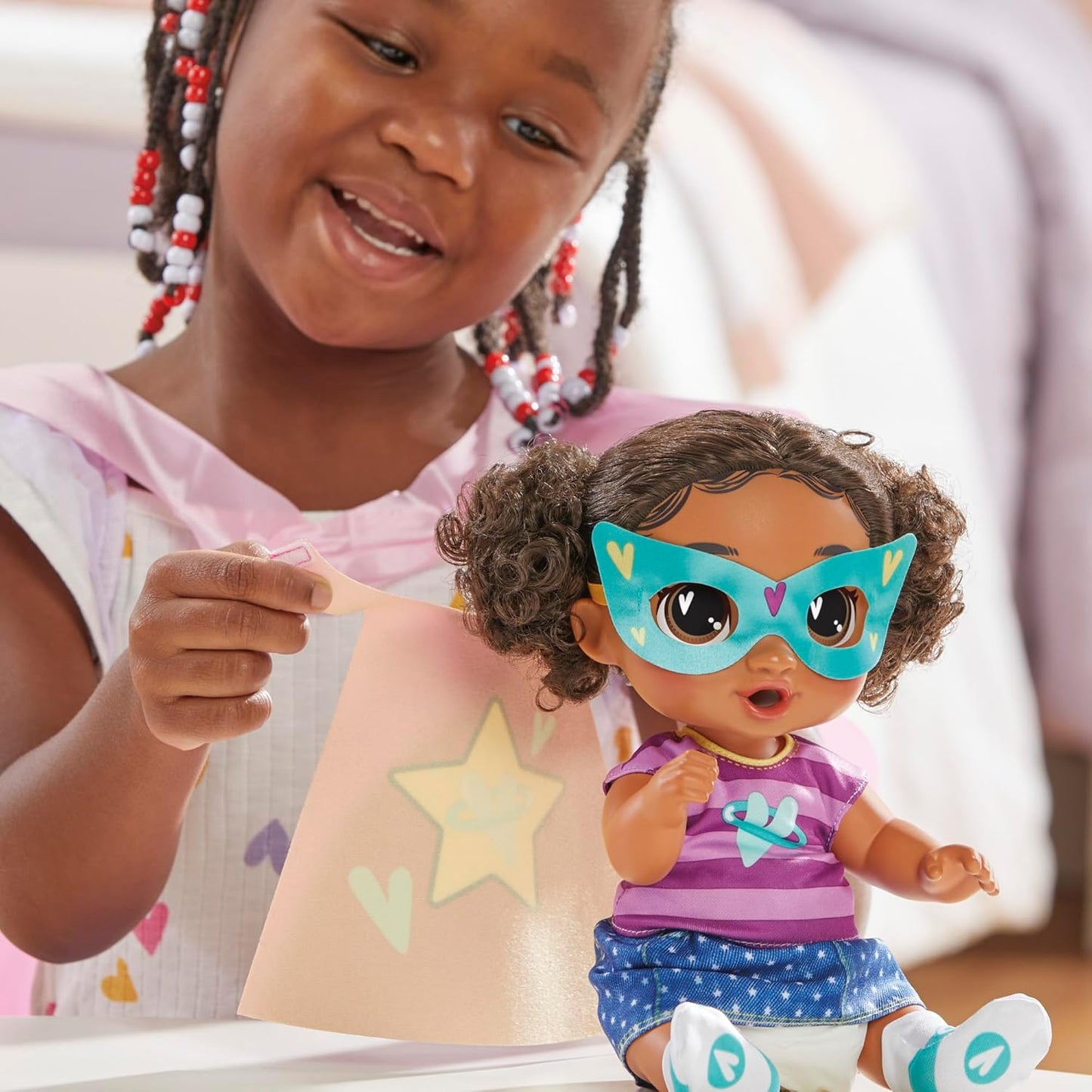 Baby Alive Super BFF Tilly Tinker Cabello Negro Muñeca Bebé para Ve...