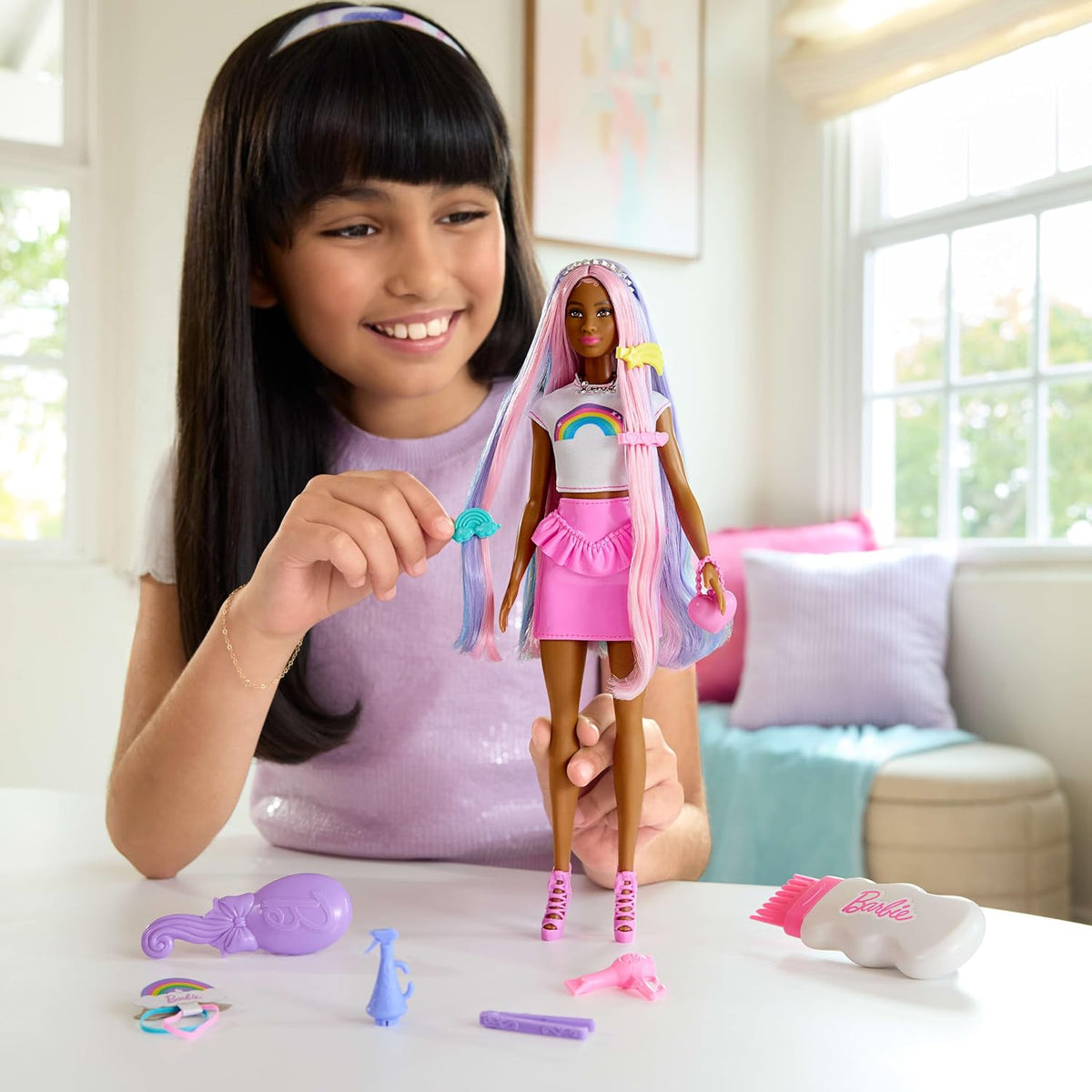Muñeca Barbie Rainbow Sparkle Hair, pelo extra largo y colorido con...