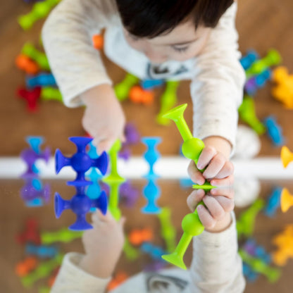 Set de principiantes Fat Brain Toys squigz, 24 piezas.