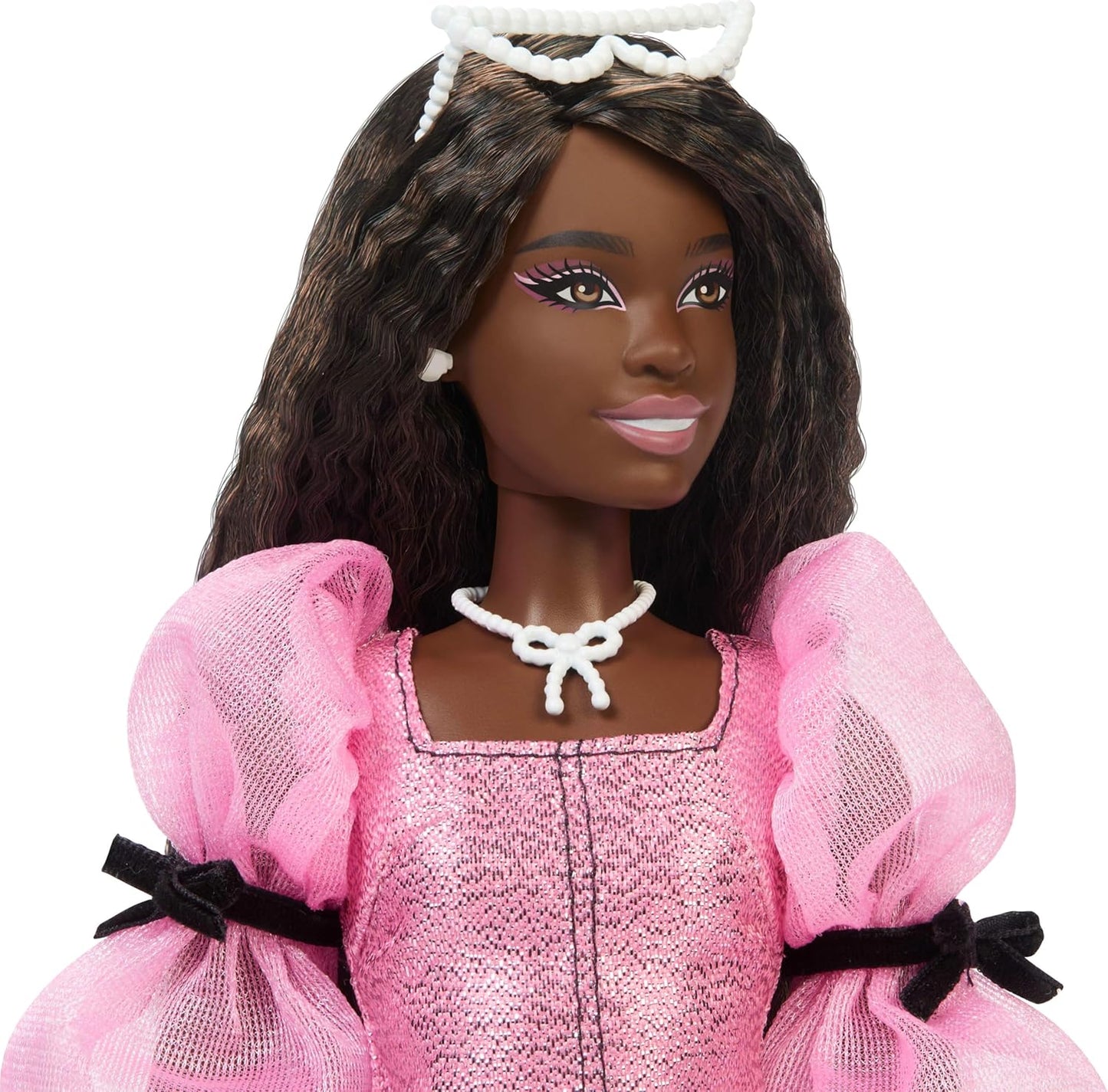 Muñeca Barbie Deluxe Style #14 con minivestido Barbiecore rosa metá...