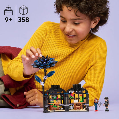 LEGO Wednesday - Juguete de construcción de flores de dalia negra, juego de simulación para niñas y niños, a partir de 9 años, con Minidolls de Wednesday Addams y profesor, bloques de construcción