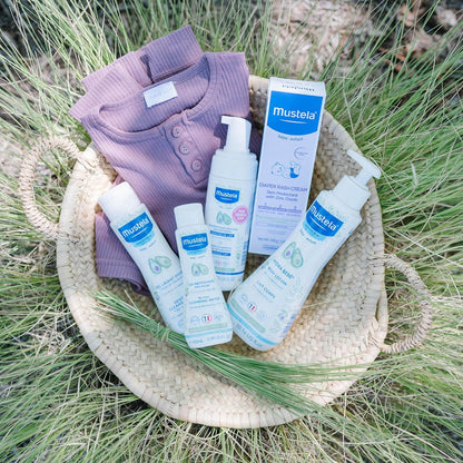 Mustela Set de regalo para recién nacidos, productos esenciales para el cuidado de la piel y el baño para bebés, natural y a base de plantas, juego de 5 artículos