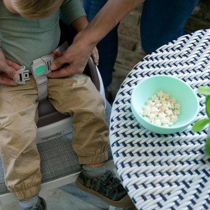 Asiento elevador Ingenuity SmartClean para silla de cocina \u2013 L...