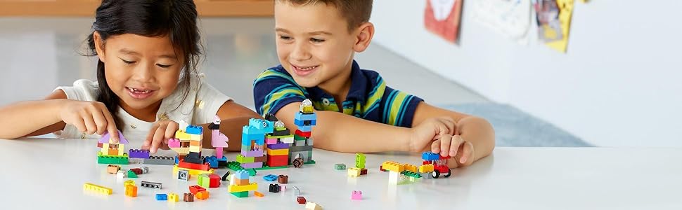 LEGO Classic Maleta creativa 10713 - Incluye estuche organizador de almacenamiento con divertidos y coloridos bloques de construcción, juguete de aprendizaje preescolar para niños, niños y niñas a