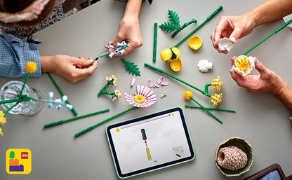 LEGO Botanicals - Juguete de construcción de ramo pequeño soleado – Arreglo floral de bricolaje para niñas y niños, a partir de 9 años, regalo para cumpleaños, dormitorio, escritorio, decoración del
